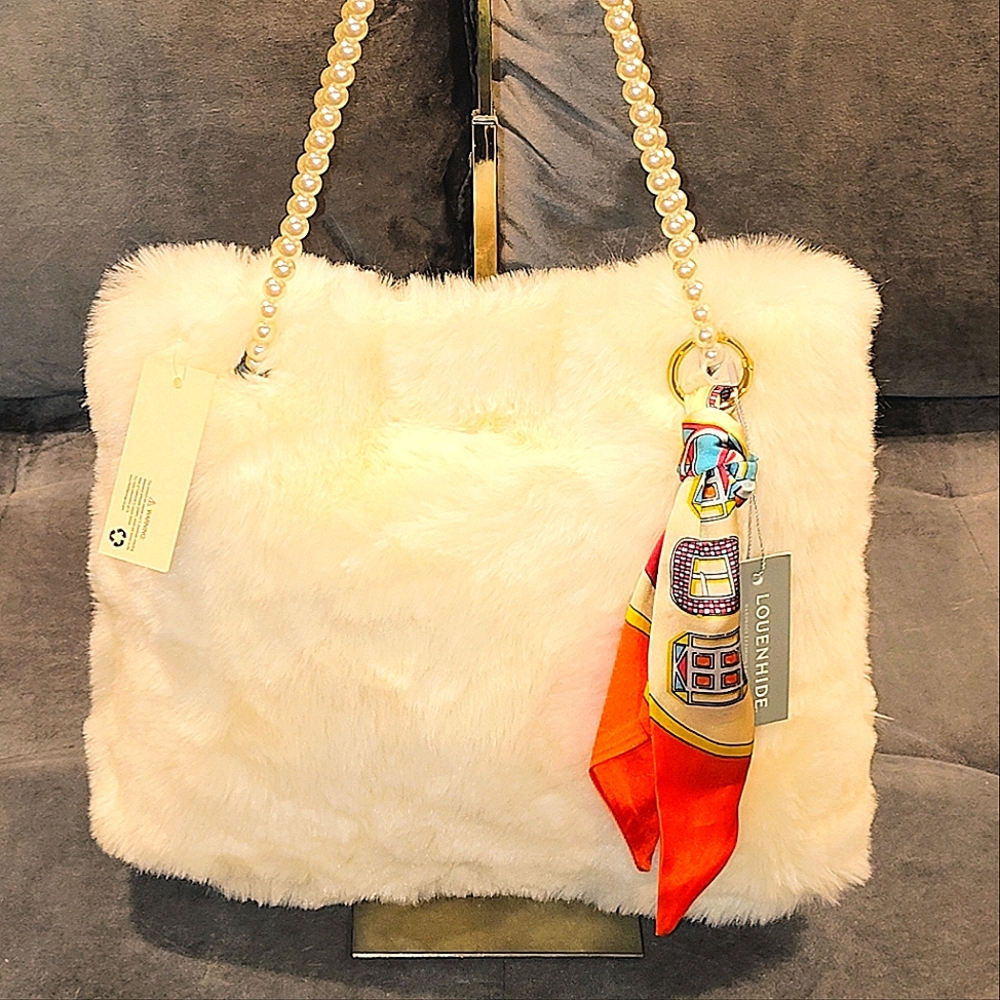 NWT LOUENHIDE KIKI MAISE VINTAGE WHITE FAUX FUR TOTE W/ FAUX PEARL HANDLES SCARF - Picture 2 of 12